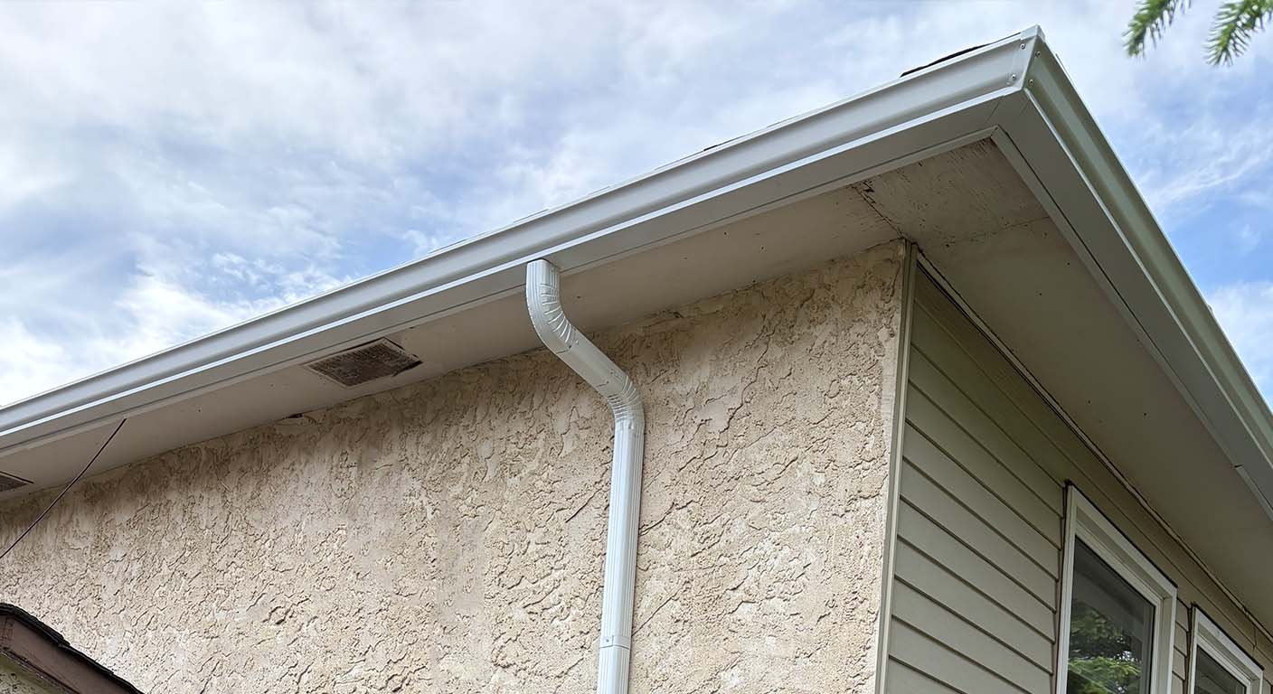 New seamless eavestrough installation on Edmonton home